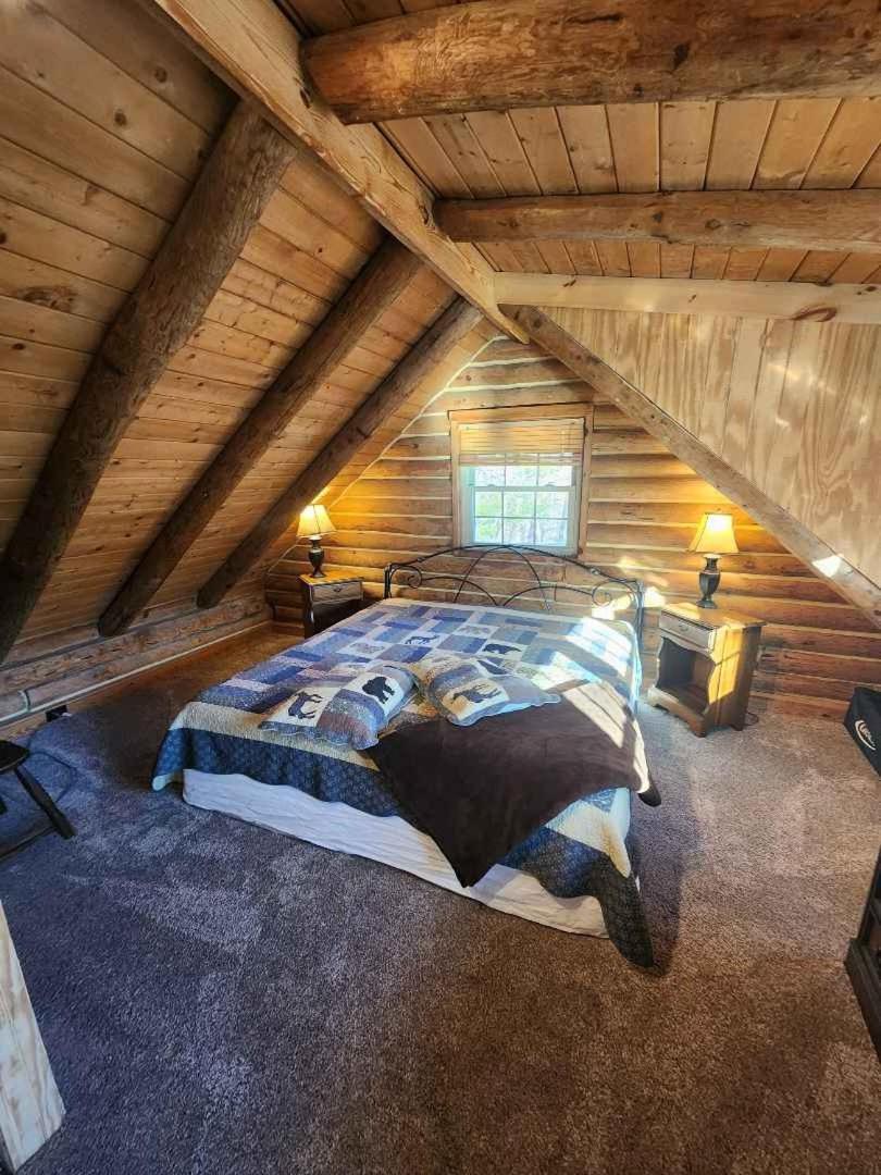 Very Private, Real Log Cabin With Hot Tub! Севьервилл Экстерьер фото