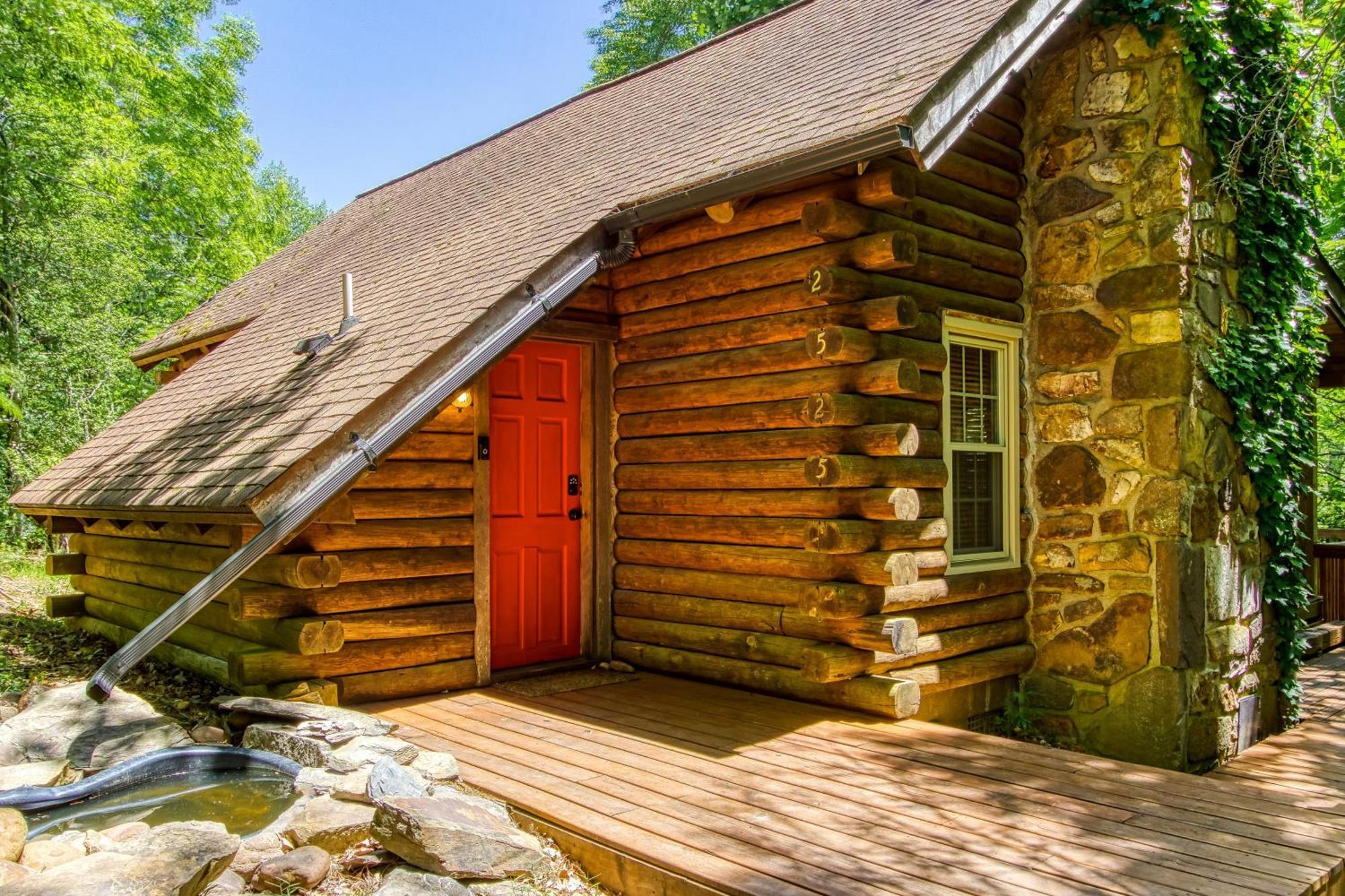 Very Private, Real Log Cabin With Hot Tub! Севьервилл Экстерьер фото