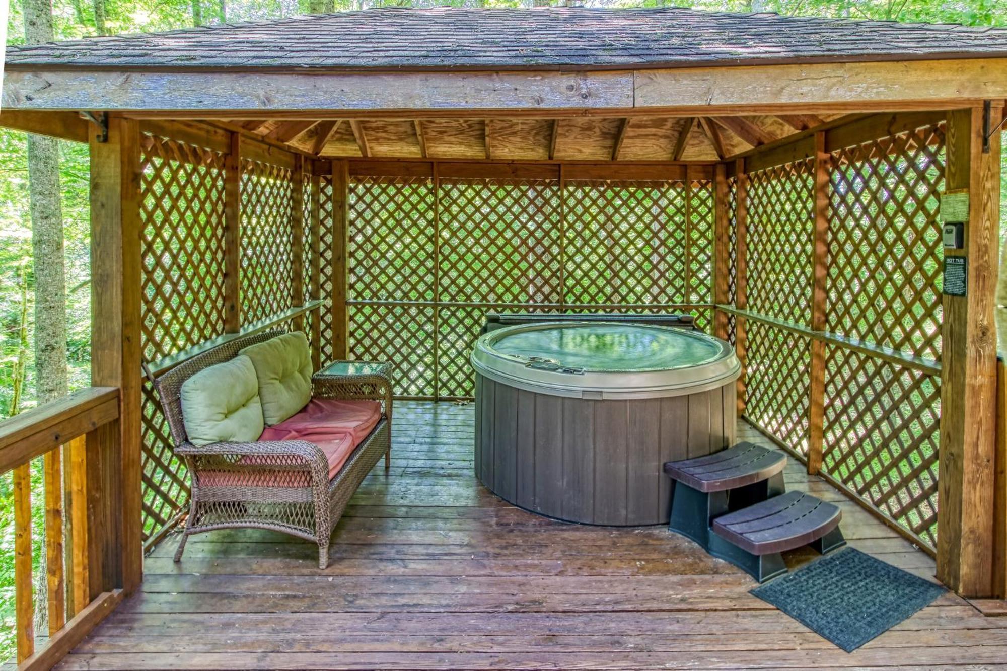Very Private, Real Log Cabin With Hot Tub! Севьервилл Экстерьер фото